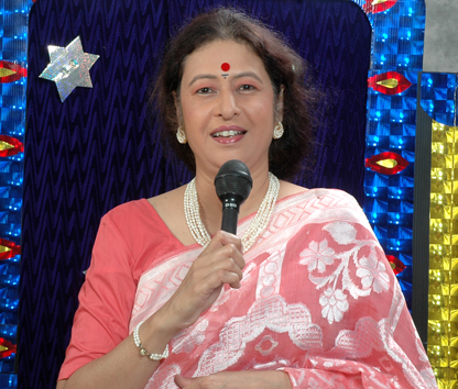 Aparna Padhye, wife of Ramdas Padhye who is a Puppeteer and Singer