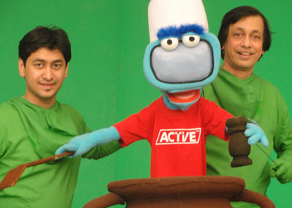 Puppeteers Ramdas & Satyajit Padhye operating Tata Sky Puppet