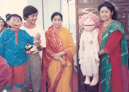 Ramdas Padhye with Singer Asha Bhosale